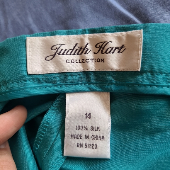 Silk Suit Set - Picture 2 of 6